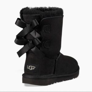 UGG bailey bow boots in black.